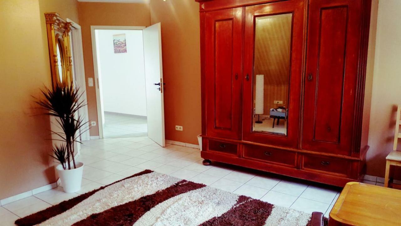 White House 'Privatzimmer' Mannheim Bagian luar foto