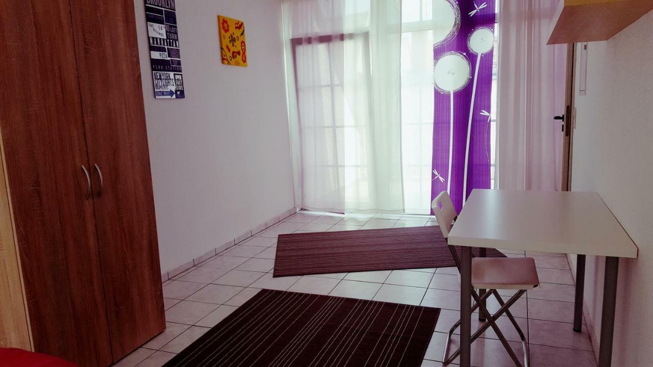 White House 'Privatzimmer' Mannheim Bagian luar foto