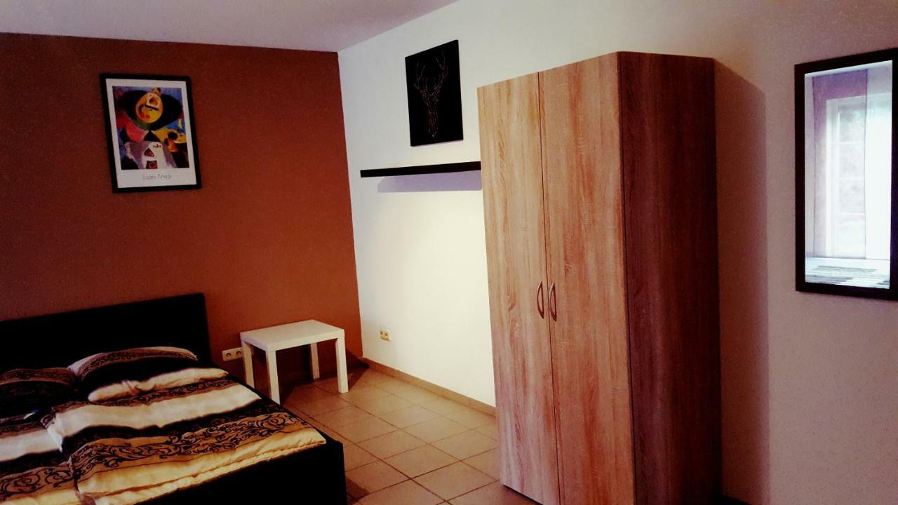 White House 'Privatzimmer' Mannheim Bagian luar foto