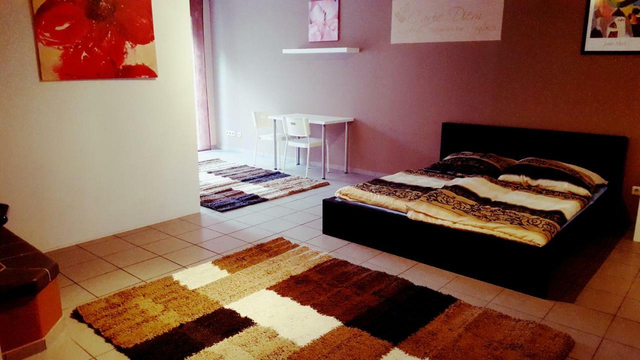 White House 'Privatzimmer' Mannheim Bagian luar foto