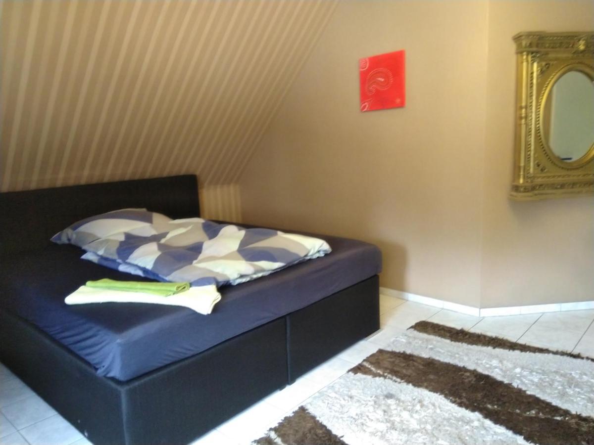 White House 'Privatzimmer' Mannheim Bagian luar foto