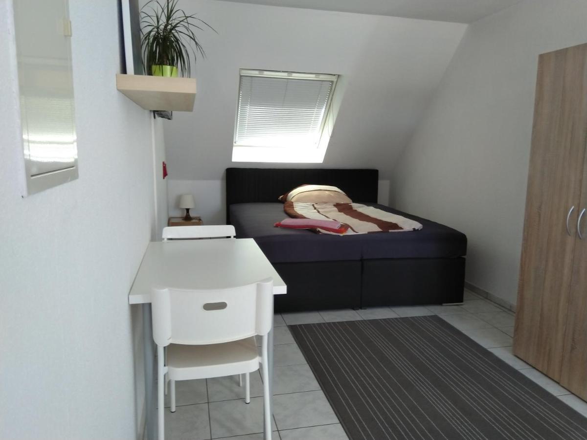 White House 'Privatzimmer' Mannheim Bagian luar foto