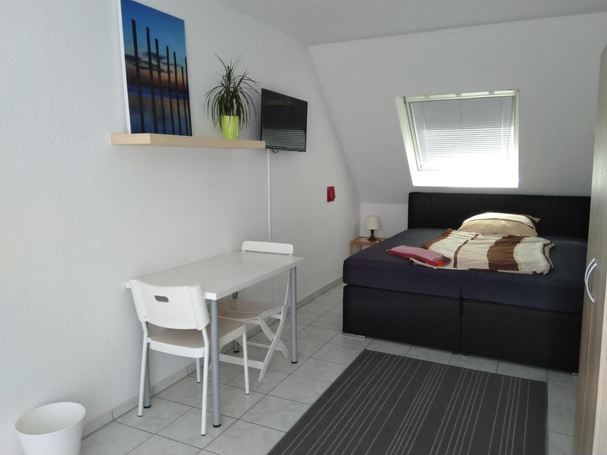 White House 'Privatzimmer' Mannheim Bagian luar foto