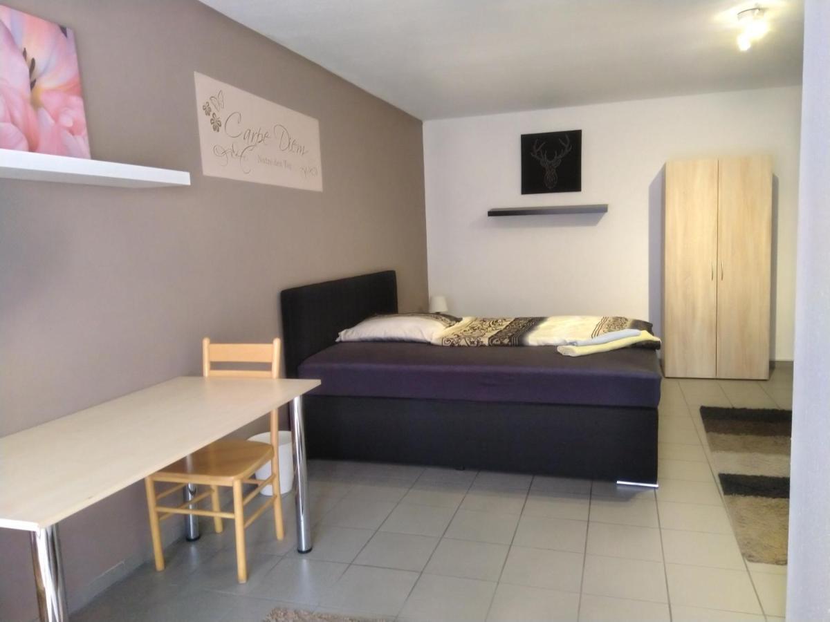 White House 'Privatzimmer' Mannheim Bagian luar foto